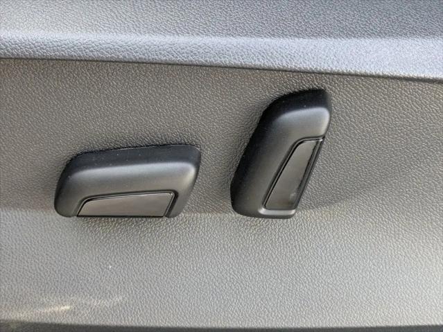 2026 Volkswagen Taos SE Black
