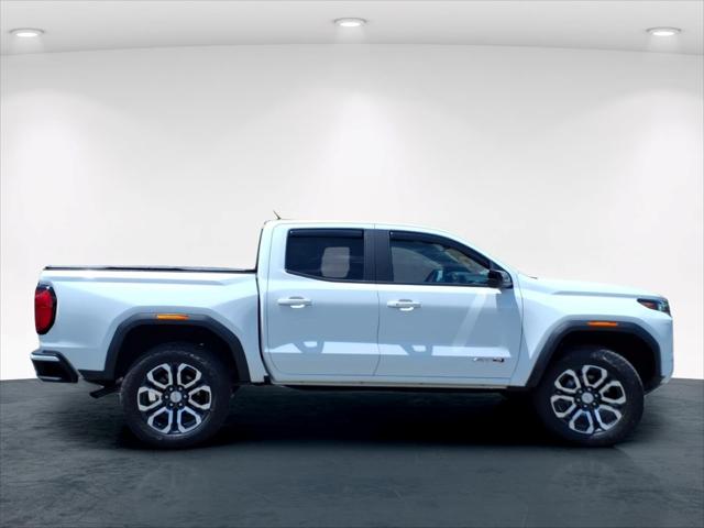 2024 GMC Canyon 4WD AT4