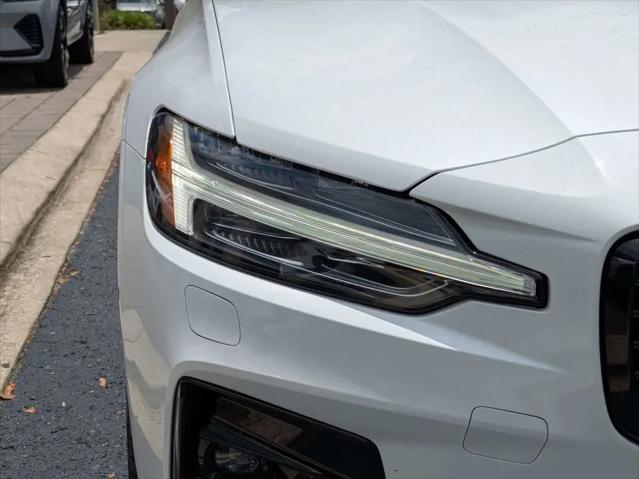 2023 Volvo S60 B5 Plus Black Edition