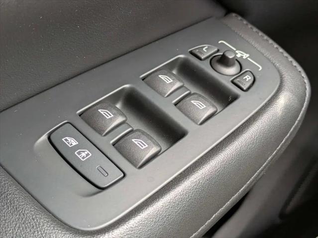 2023 Volvo S60 B5 Plus Black Edition