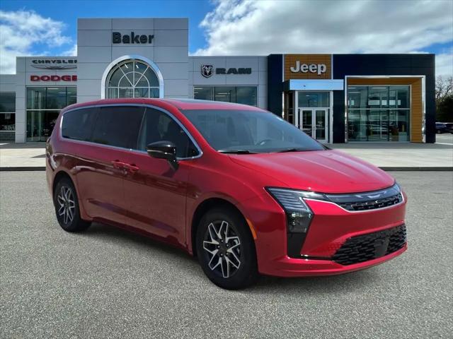 2027 Chrysler Pacifica Limited for sale in Lowell, MI