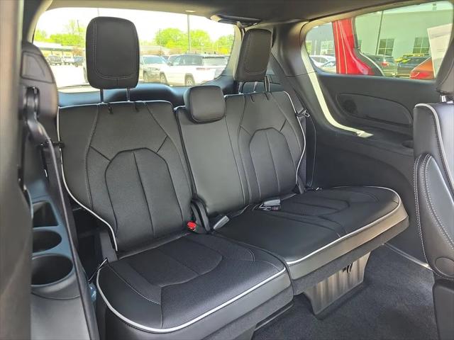 2027 Chrysler Pacifica Limited