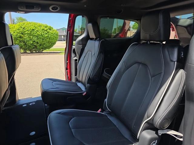 2027 Chrysler Pacifica Limited