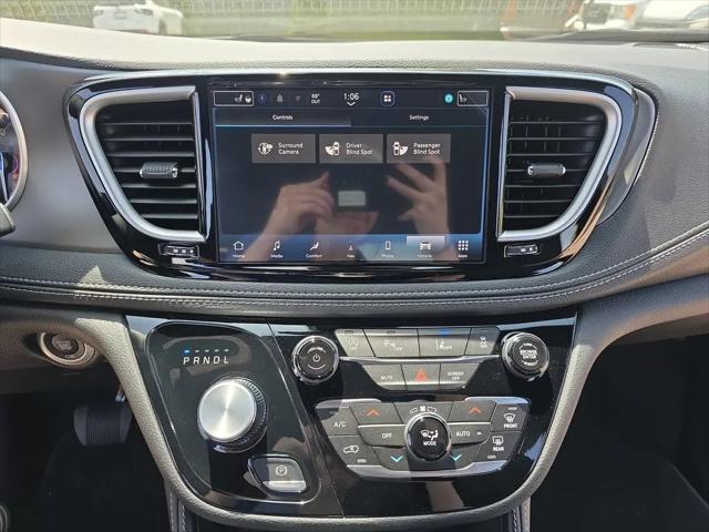 2027 Chrysler Pacifica Limited