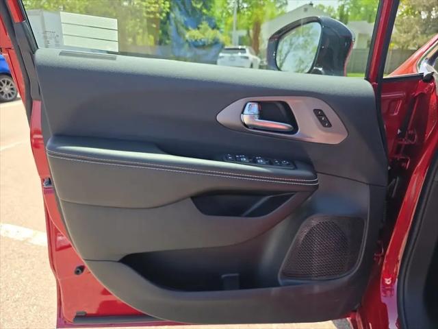 2027 Chrysler Pacifica Limited