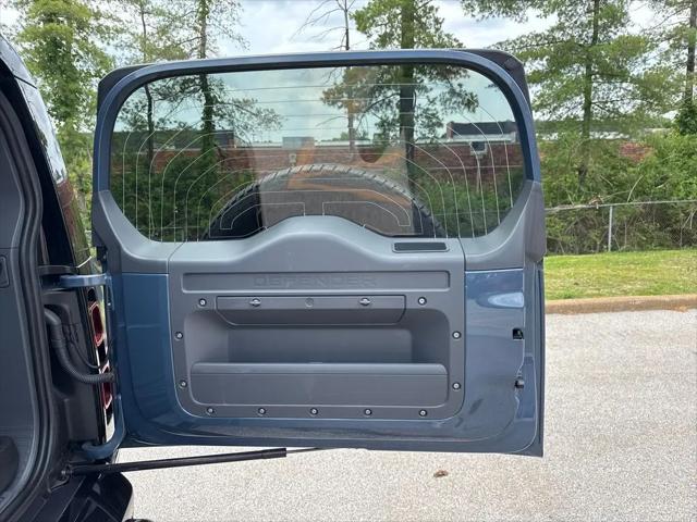 2025 Land Rover Defender 90 P400 X-Dynamic SE