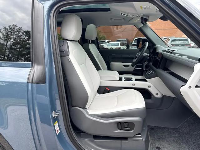 2025 Land Rover Defender 90 P400 X-Dynamic SE