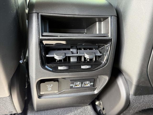 2022 Jeep Grand Cherokee Laredo 4x4