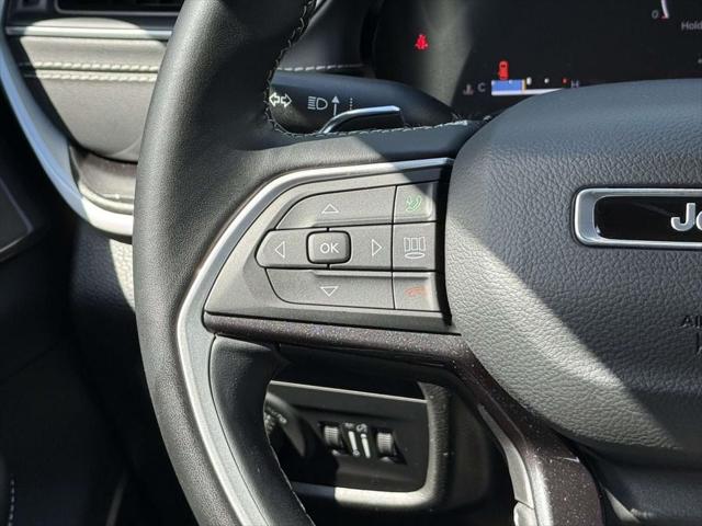 2022 Jeep Grand Cherokee Laredo 4x4