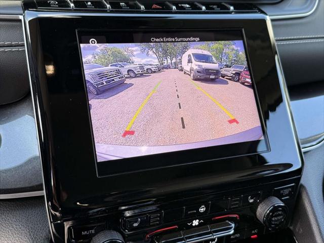 2022 Jeep Grand Cherokee Laredo 4x4