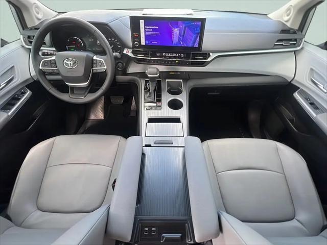 2025 Toyota Sienna XLE