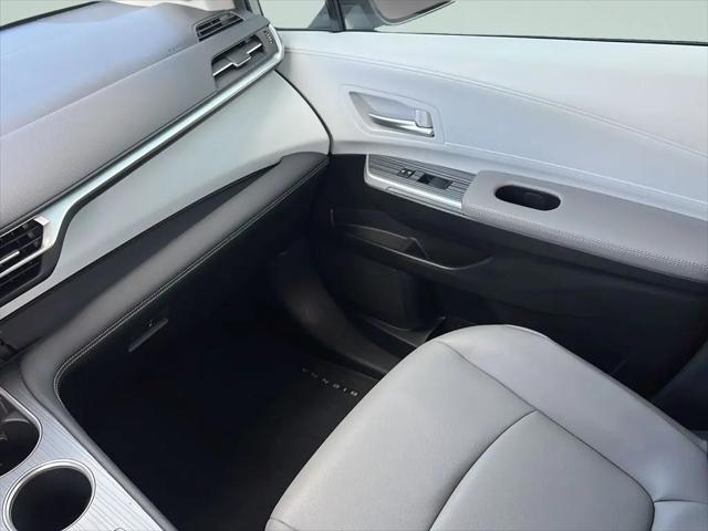 2025 Toyota Sienna XLE