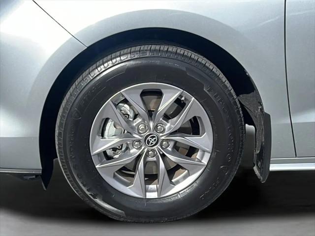 2025 Toyota Sienna XLE