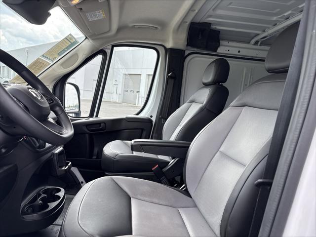2025 Ram ProMaster 2500 Cargo Van Tradesman Low Roof 136" WB w/Pass Seat