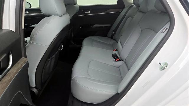 2022 Kia K5 EX