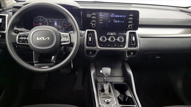 2022 Kia Sorento LX