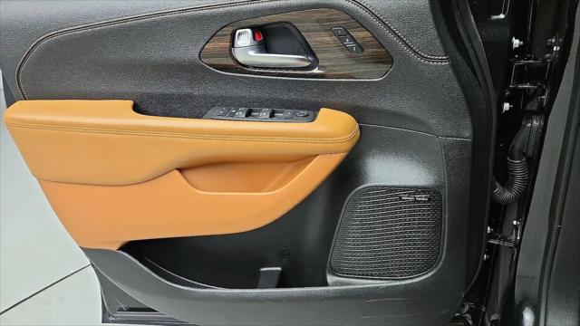 2023 Chrysler Pacifica Pinnacle AWD