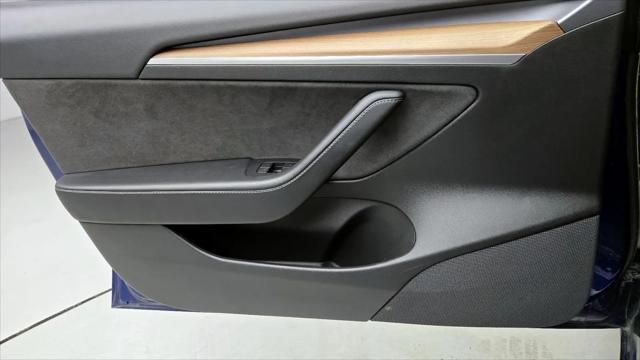 2021 Tesla Model 3 Standard Range Plus Rear-Wheel Drive