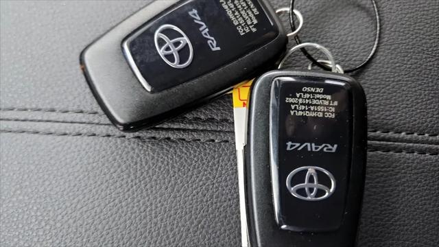 2025 Toyota RAV4 Hybrid XLE Premium