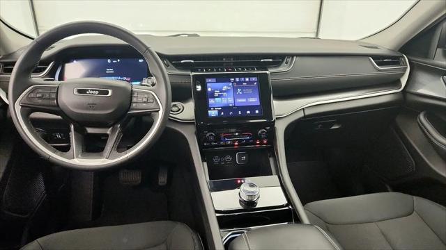 2023 Jeep Grand Cherokee Laredo 4x4