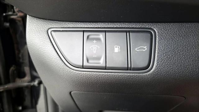 2022 Genesis G70 2.0T RWD