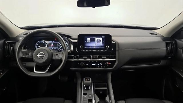 2025 Nissan Pathfinder SV FWD