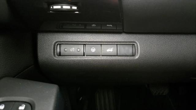 2025 Nissan Pathfinder SV FWD