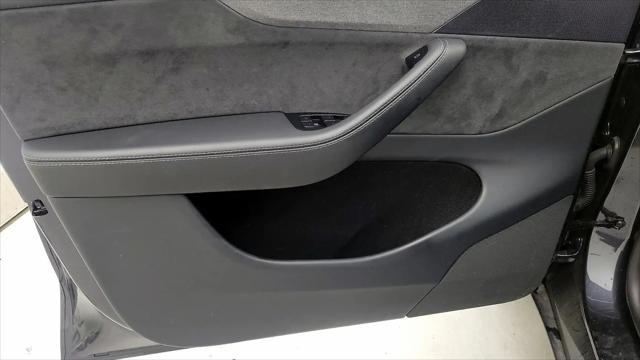 2026 Tesla Model Y Premium Rear-Wheel Drive