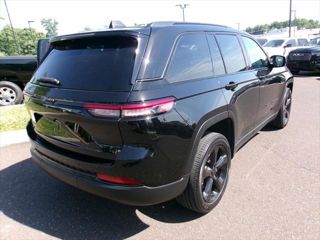 2023 Jeep Grand Cherokee Altitude 4x4 2023 Jeep Grand Cherokee Altitude 4x4