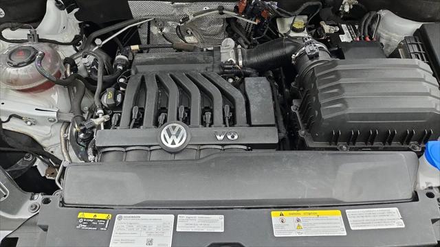 2022 Volkswagen Atlas Cross Sport 3.6L V6 SEL Premium R-Line