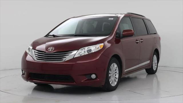2017 Toyota Sienna XLE 8 Passenger