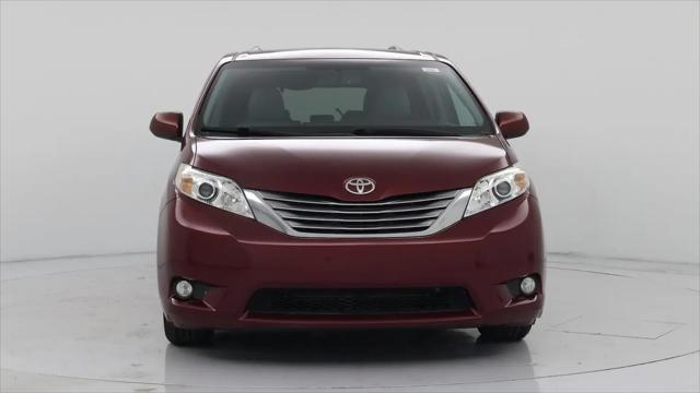 2017 Toyota Sienna XLE 8 Passenger