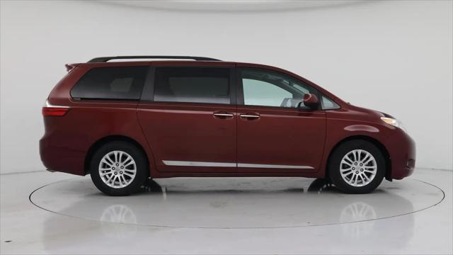 2017 Toyota Sienna XLE 8 Passenger