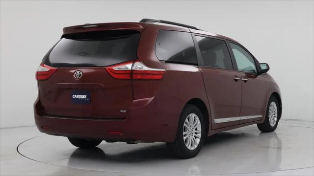 2017 Toyota Sienna XLE 8 Passenger