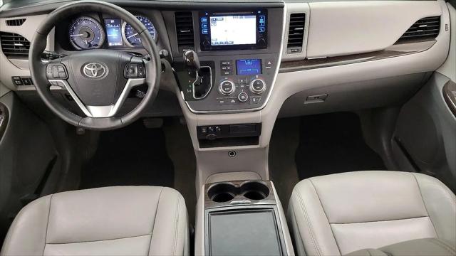 2017 Toyota Sienna XLE 8 Passenger