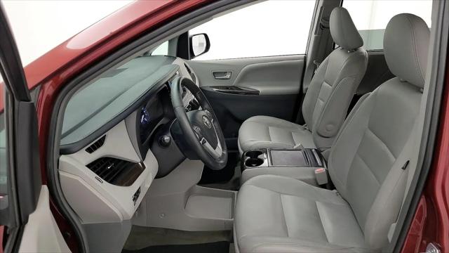 2017 Toyota Sienna XLE 8 Passenger