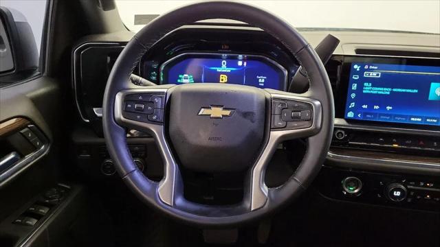 2023 Chevrolet Silverado 1500 4WD Crew Cab Short Bed LT with 2FL