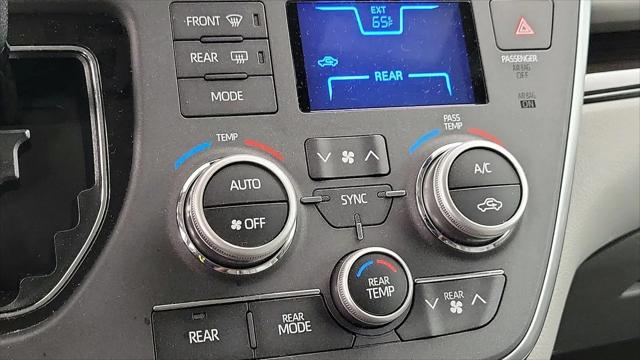 2018 Toyota Sienna XLE 8 Passenger