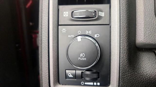 2019 Ram 1500 Classic Express Crew Cab 4x4 5'7" Box