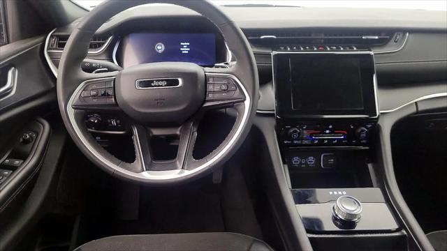 2025 Jeep Grand Cherokee L Altitude 4x2