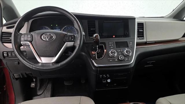 2017 Toyota Sienna Limited 7 Passenger