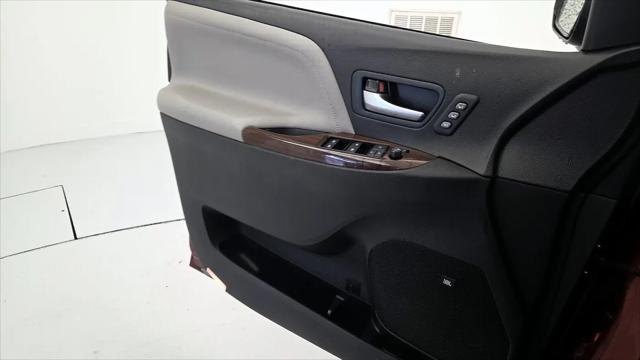 2017 Toyota Sienna Limited 7 Passenger