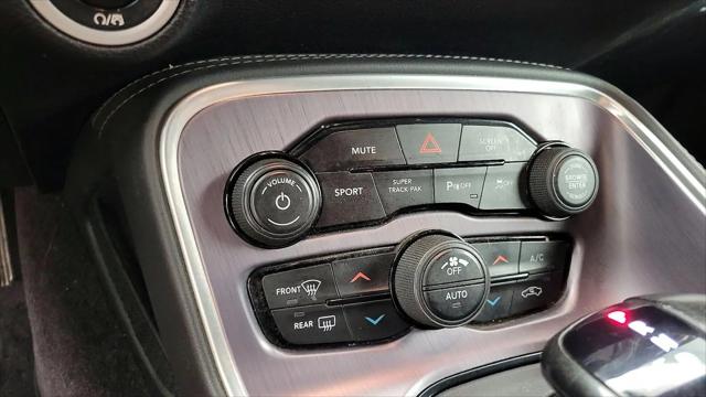 2017 Dodge Challenger 392 Hemi Scat Pack Shaker