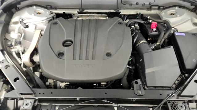2023 Volvo XC60 B5 Plus Dark Theme
