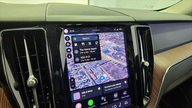 2023 Volvo XC60 B5 Plus Dark Theme