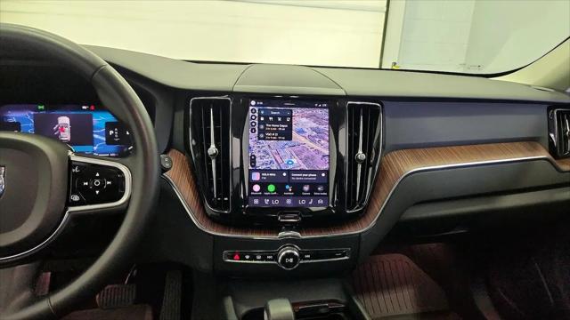 2023 Volvo XC60 B5 Plus Dark Theme