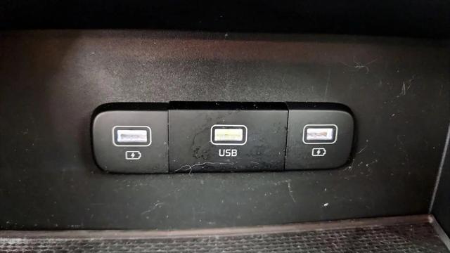 2023 Kia Carnival MPV LX Seat Package