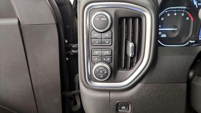 2022 GMC Sierra 1500 Limited 4WD Crew Cab Short Box AT4