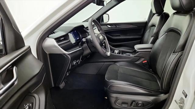 2025 Jeep Grand Cherokee Altitude X 4x2