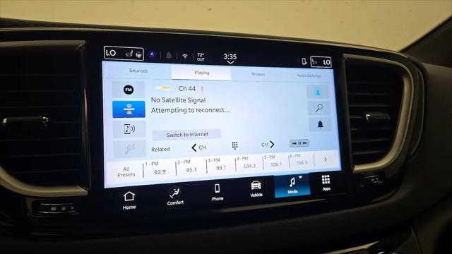 2025 Chrysler Pacifica Select